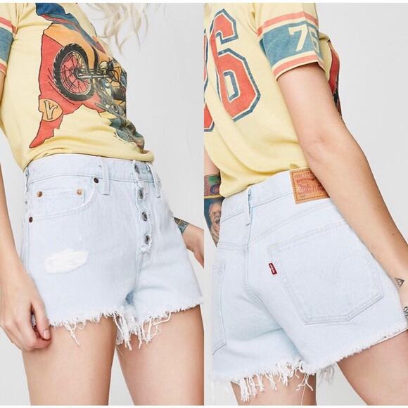 Levi’s 501 Button Down Light Wash Shorts Size 26 Distressed Raw Hem 100% Cotton - Picture 1 of 10